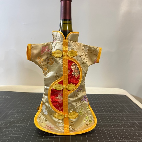 VGUC Asian themed wine bottle covers - Picture 2 of 5
